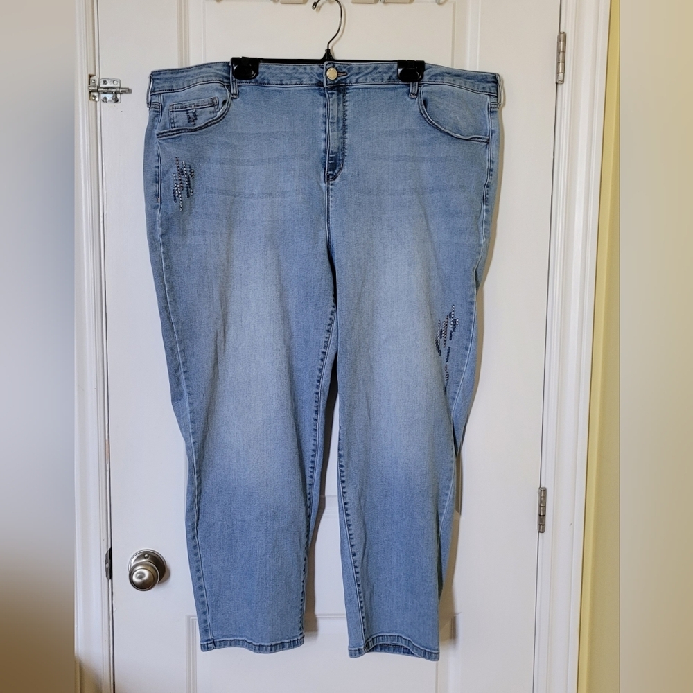 Penningtons jeans D/C light wash  blue denim pants plus size 26 curvy embroidery